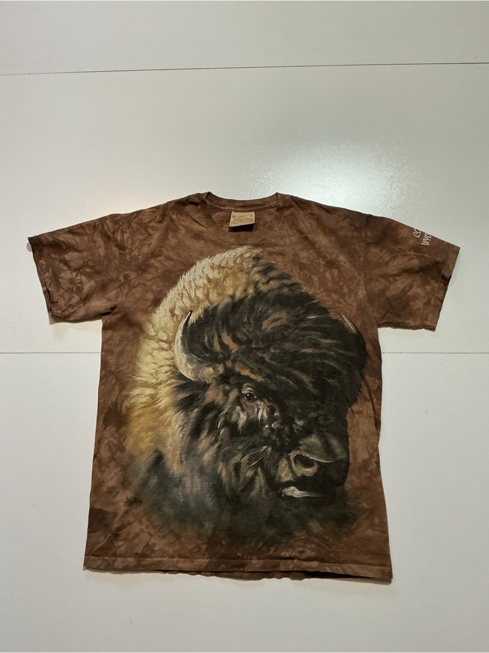 Vintage The Mountain Buffalo Bison Cody Wyoming Wildlife Graphic T-Shirt